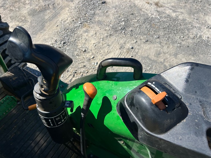 john-deere-5055e-image-12