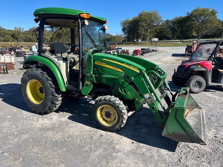 john-deere-3520-image-1