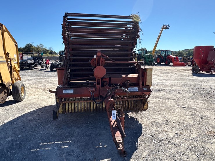 new-holland-660-image-7