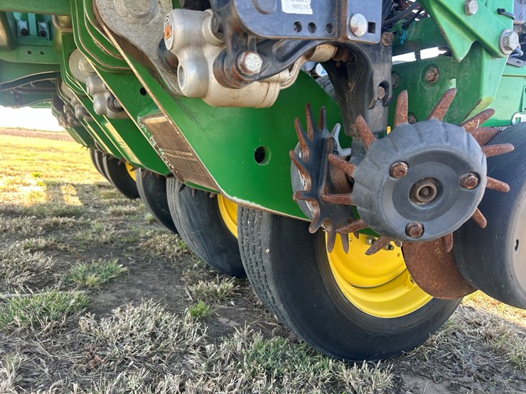2020-john-deere-dr24-image-9
