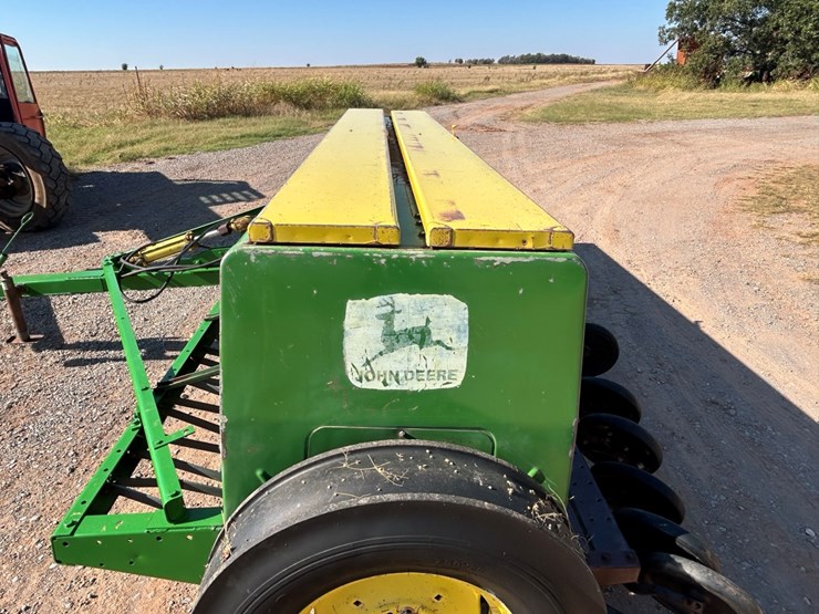 john-deere-8300-image-12