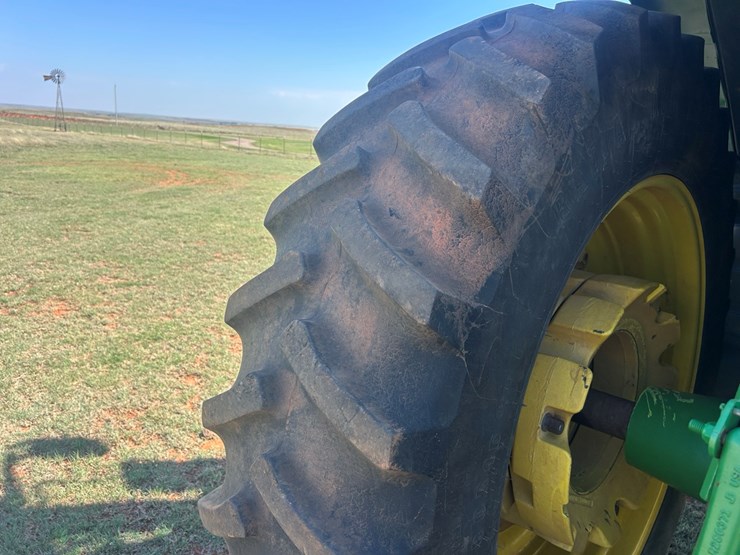 2014-john-deere-7210r-image-9