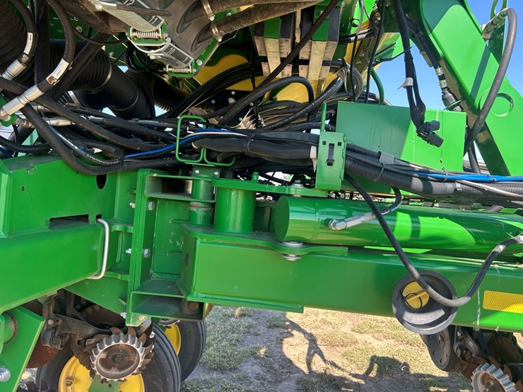 2021-john-deere-1775nt-image-12