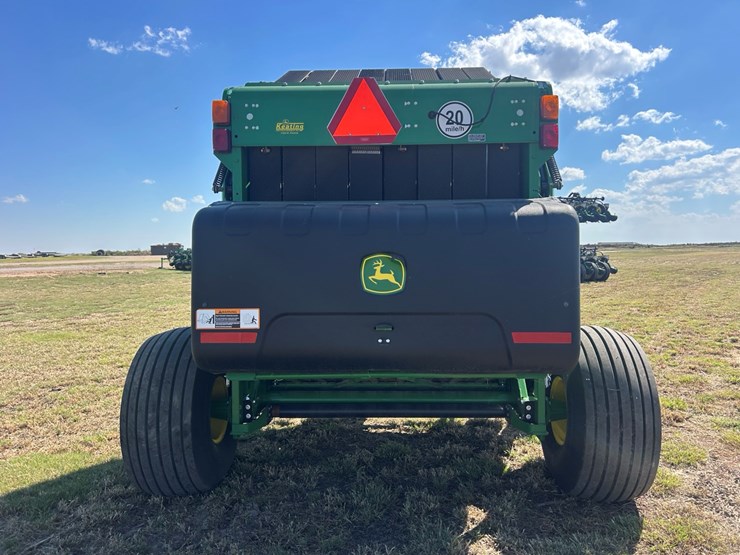 2022-john-deere-560r-image-4