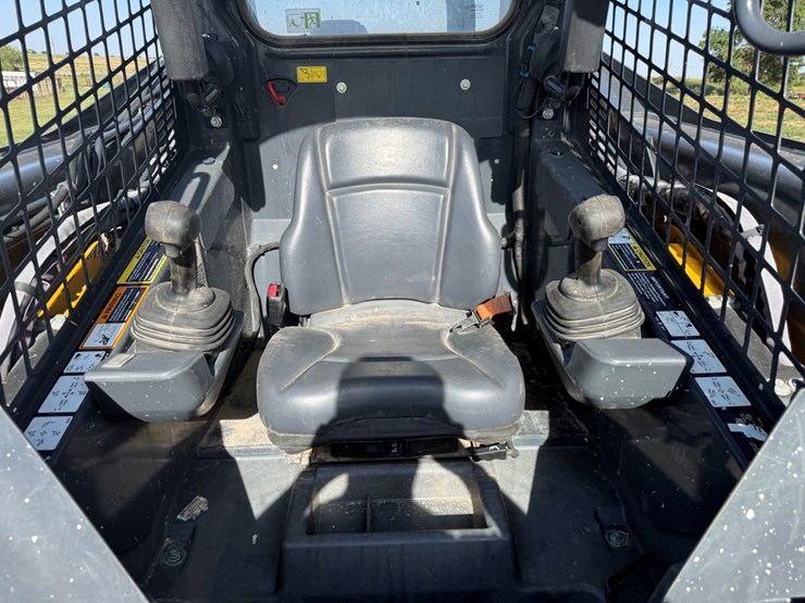 deere-325g-image-14