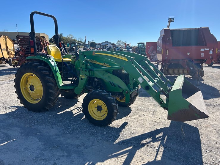 john-deere-4320-image-3