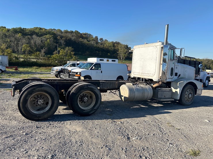 1994-peterbilt-337-image-5