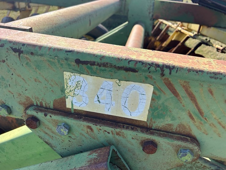 john-deere-340-image-5