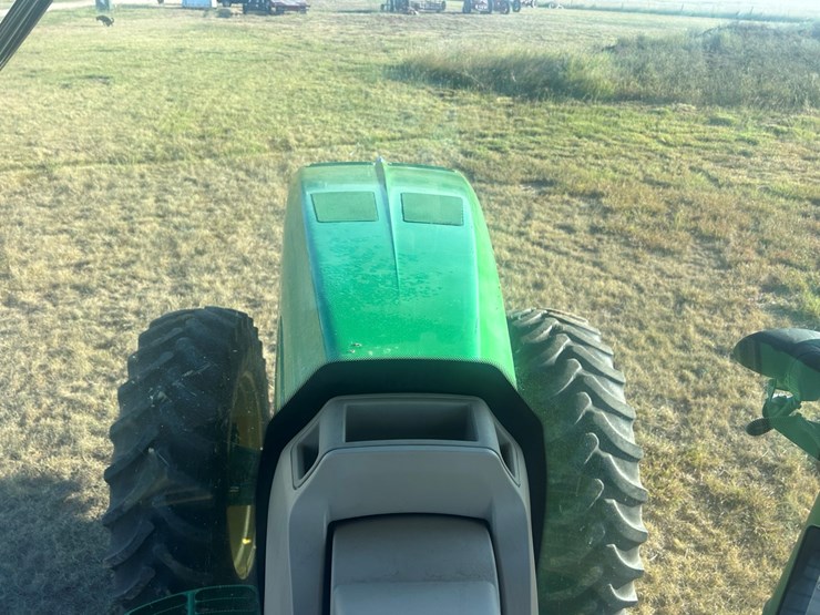 2010-john-deere-8225r-image-27