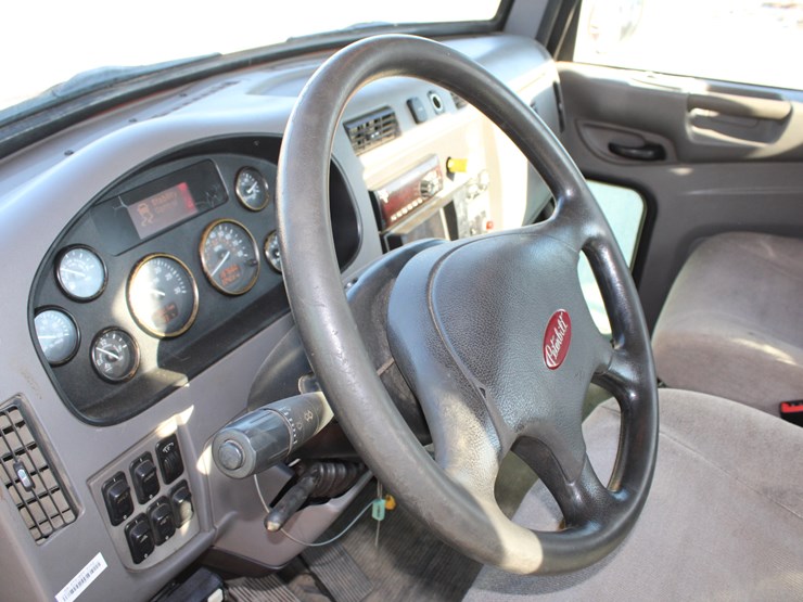 2018-peterbilt-337-image-6