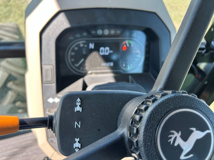 2024-john-deere-6135e-image-41