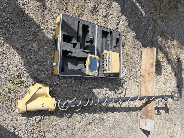topcon-gps-screen,-mc-r3-machine-control-box,-pg-s3-antenna-receiver-&-mast-image-1