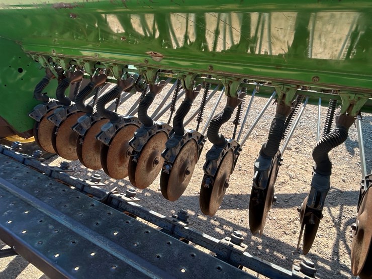 john-deere-8300-image-8