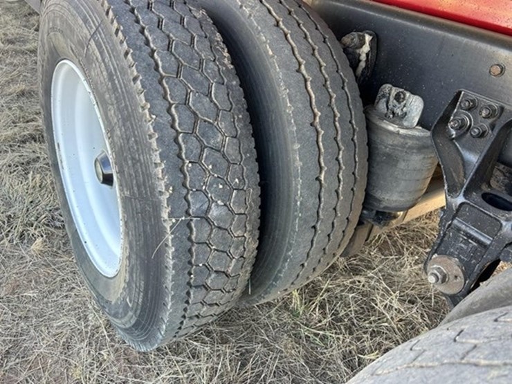 2017-kenworth-t880-image-11