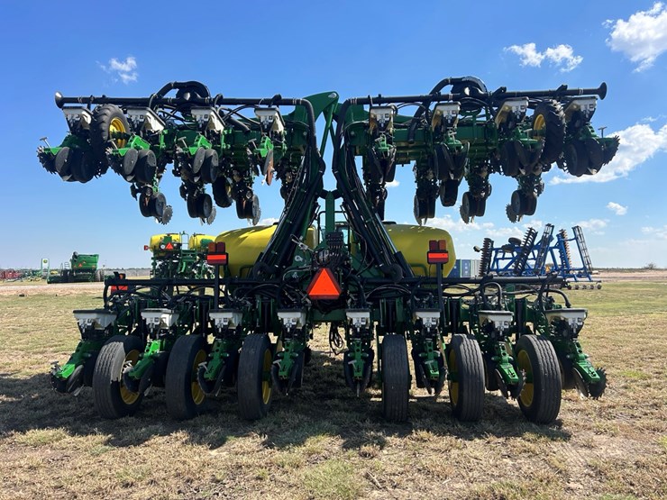 2020-john-deere-dr24-image-4