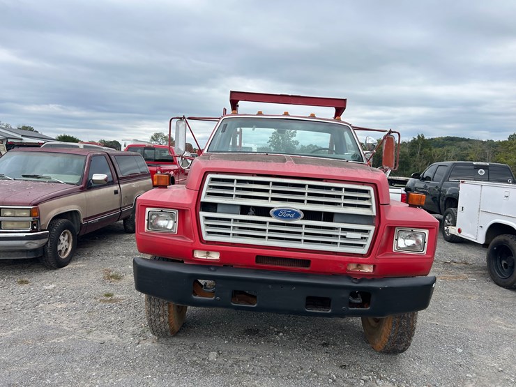 1983-ford-f700-image-3