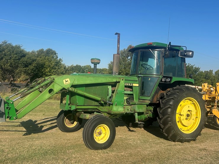 john-deere-4240-image-1