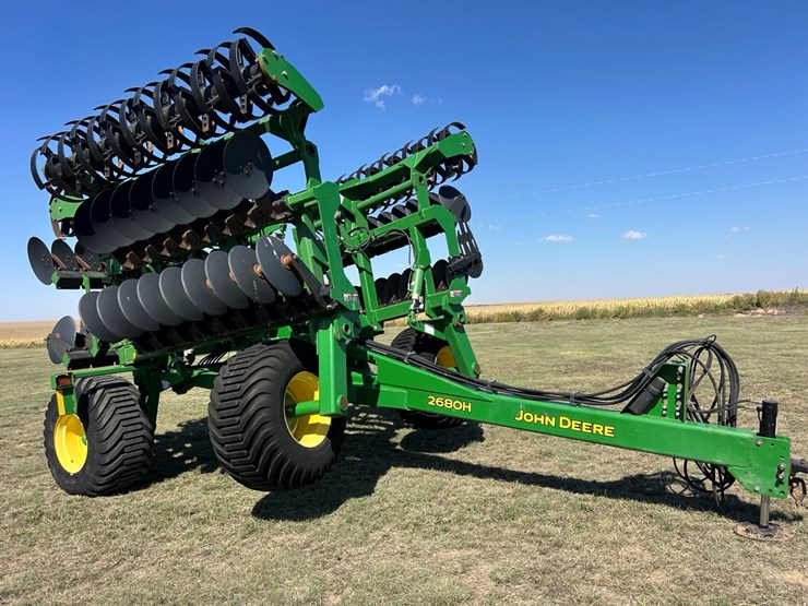 2020-john-deere-2020-image-1