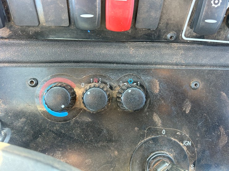 jcb-tm220-image-23