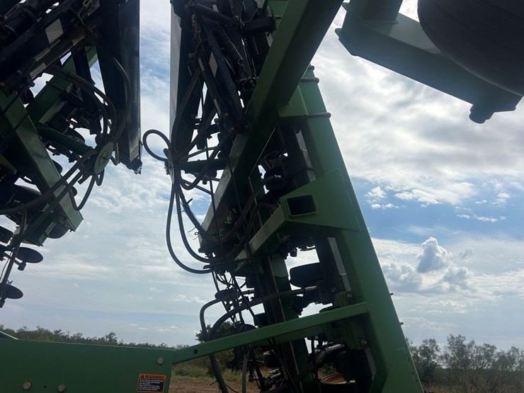 john-deere-1850-image-17