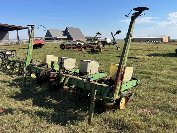 john-deere-7100-image-1