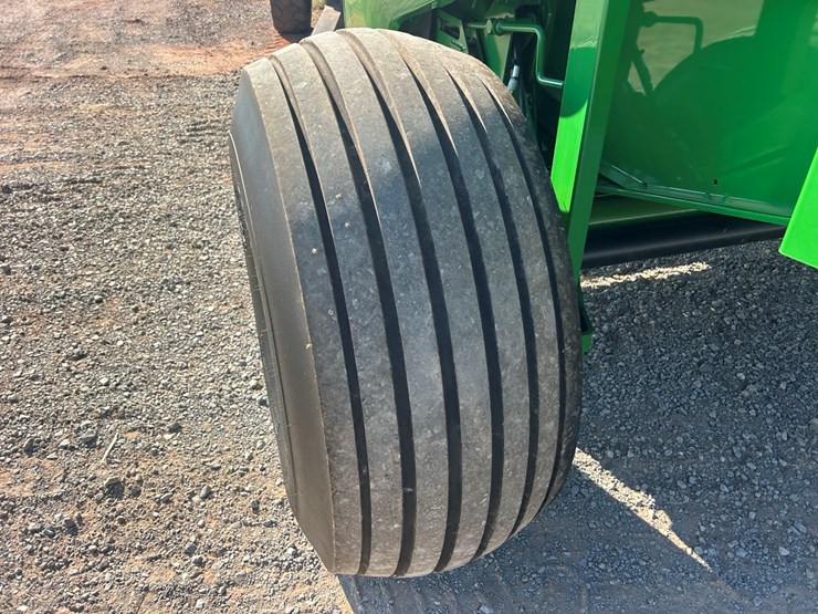 2023-john-deere-560m-image-6