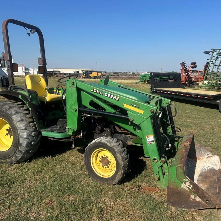 JOHN DEERE 4400