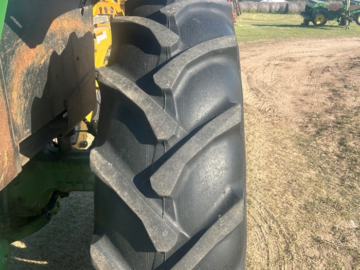 john-deere-4240-image-12