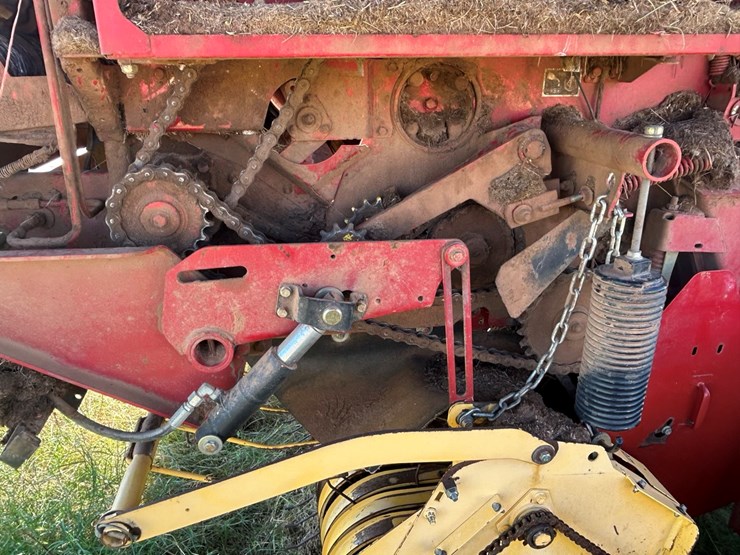2009-new-holland-br7090-image-18