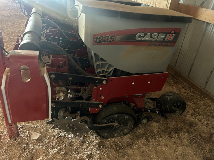 2023-case-ih-1235-image-5