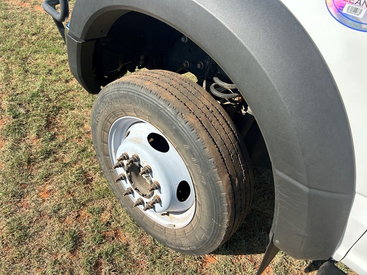 2017-ford-f550-image-13