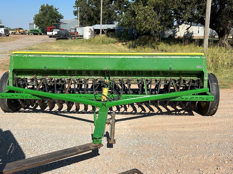 john-deere-8300-image-3