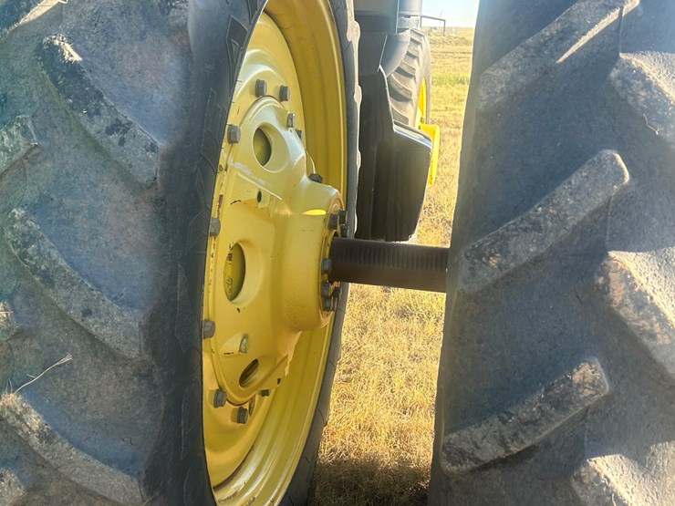 2010-john-deere-8225r-image-6
