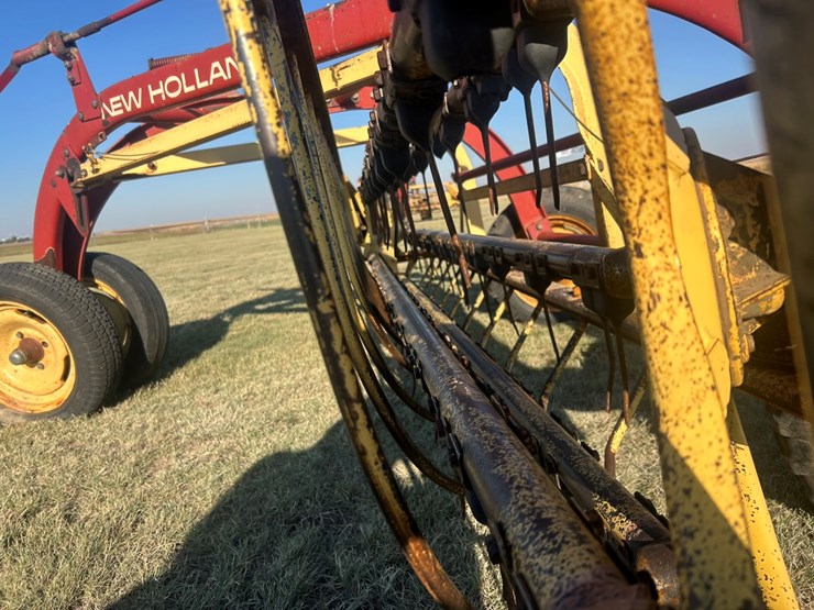 new-holland-258-image-8