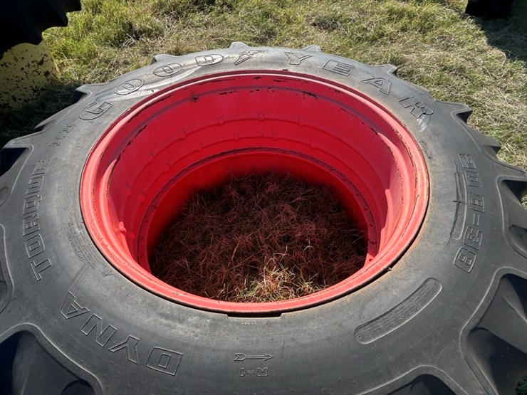 #100-•-case-wheels/tires-image-6