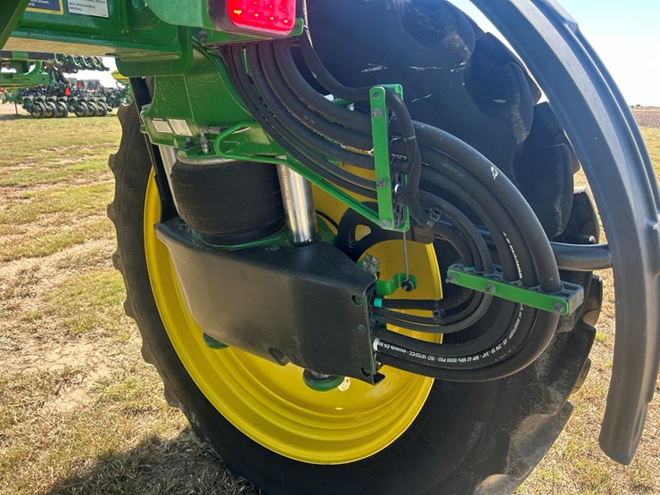 2021-john-deere-r4038-image-8