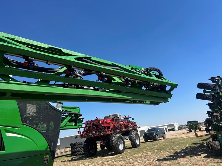 2021-john-deere-r4038-image-17