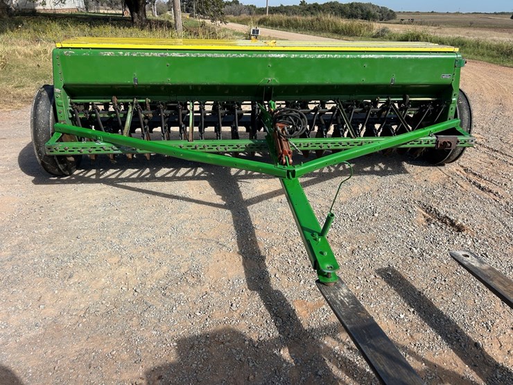 john-deere-8300-image-2