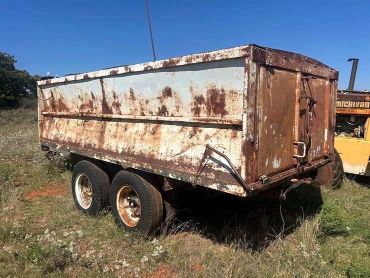 #67-•-dump-trailer-image-3