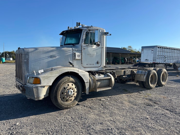 1994-peterbilt-337-image-1