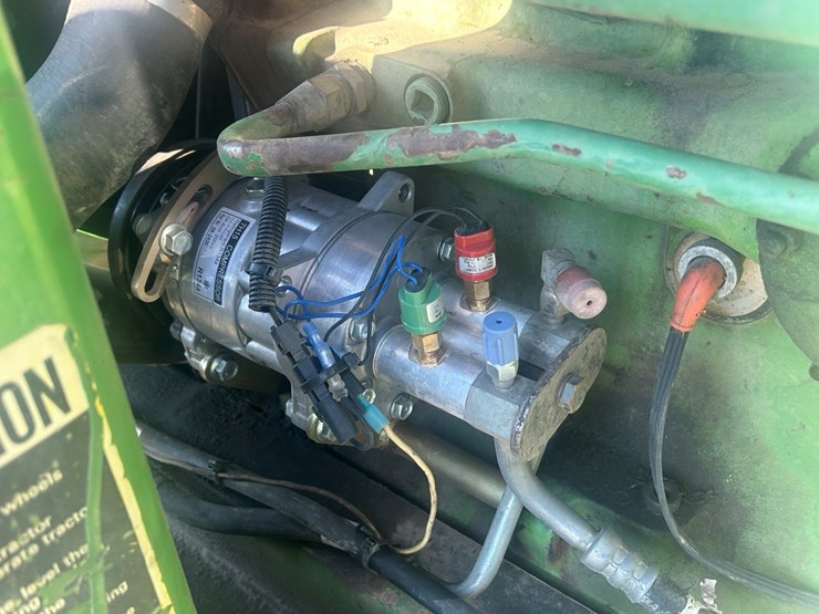 john-deere-4240-image-32