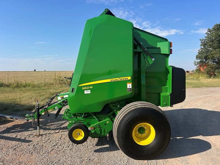 2023-john-deere-560m-image-2