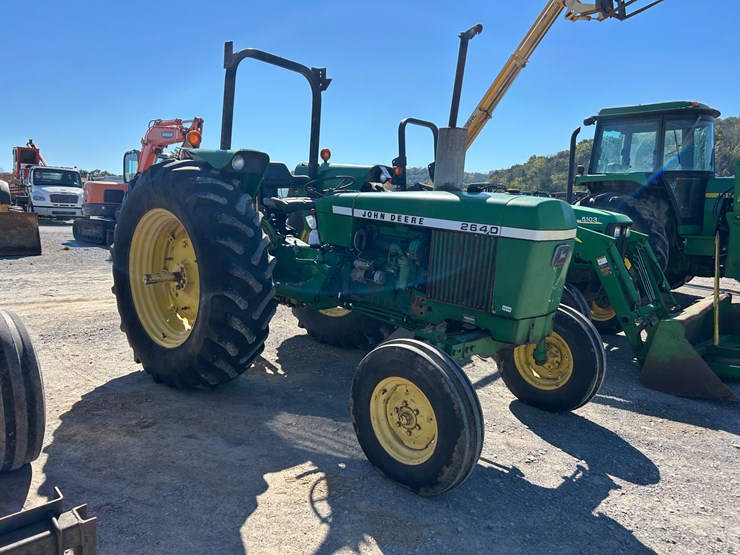 john-deere-2640-image-2