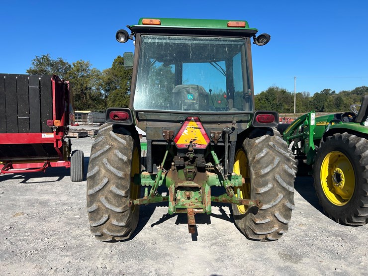 john-deere-2350-image-4