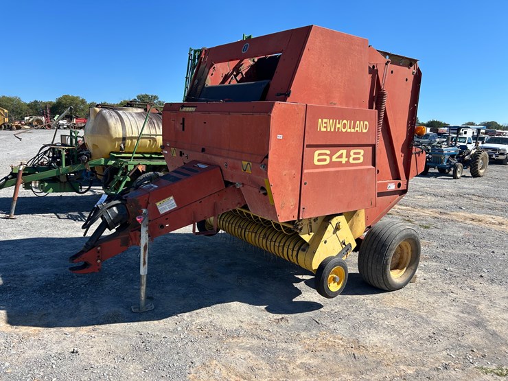 new-holland-648-image-1