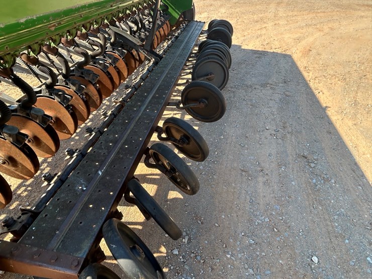 john-deere-8300-image-10