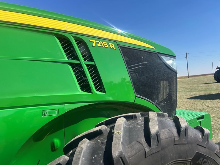 2012-john-deere-7215r-image-16