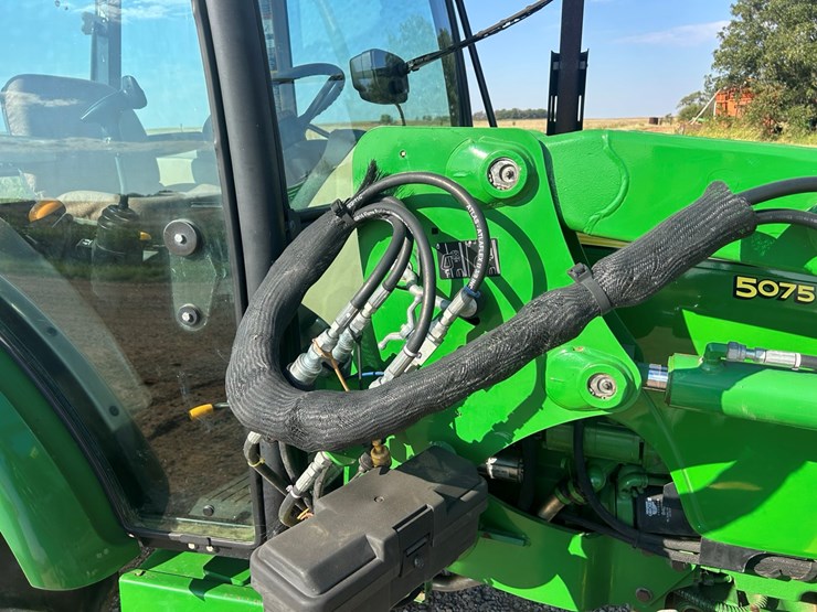 john-deere-5075e-image-37