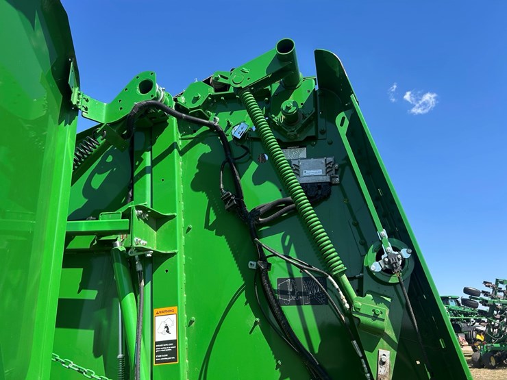 2022-john-deere-560r-image-13