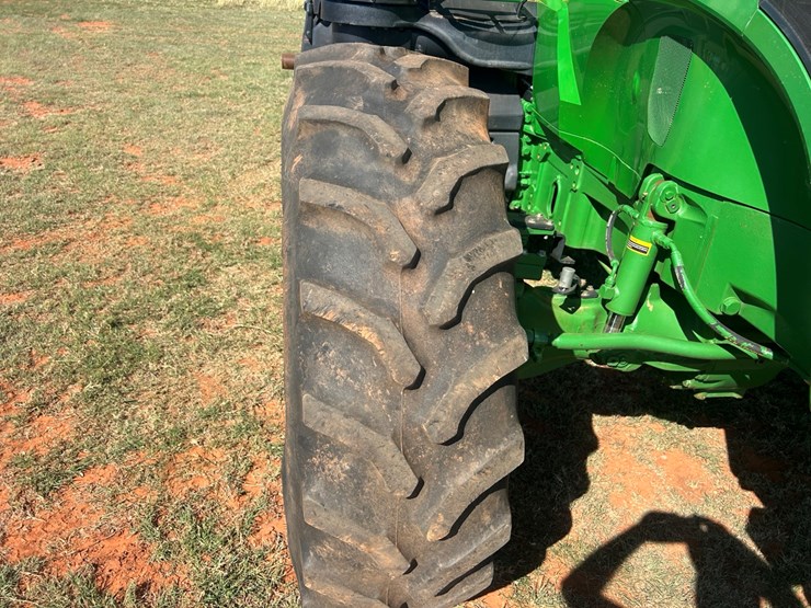 2014-john-deere-7210r-image-19